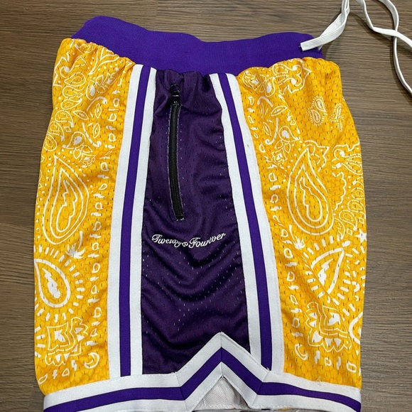 Collect & Select LA Lakers Kobe basketball Shorts - Picture 5 of 5
